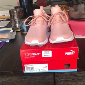 Brand new pumas in box